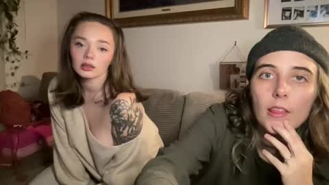 lilldaddysgirl online show from January 14, 5:04 am