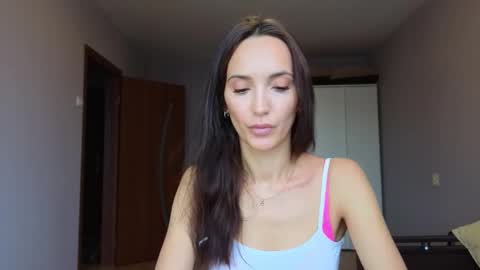 Lillian online show from October 22, 8:06 am