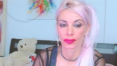 Snapshot of lillianasara chatting on October 11, 3:55 am Lara online show from October 11, 3:55 am