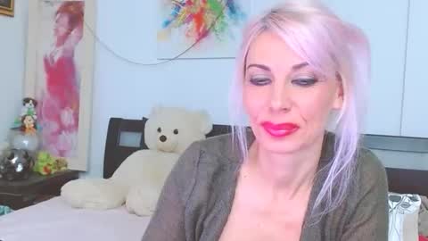 Lara online show from October 28, 3:40 am