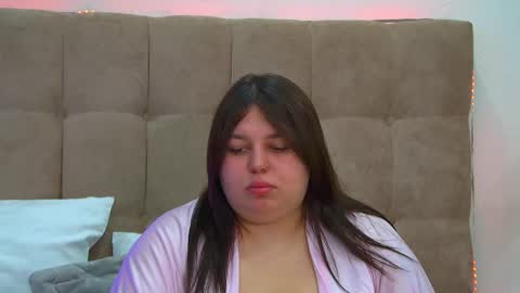 Snapshot of lillianhaig chatting on March 2, 6:51 pm LillianHaig online show from March 2, 6:51 pm