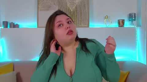 Snapshot of lillianhaig chatting on March 8, 6:58 pm LillianHaig online show from March 8, 6:58 pm