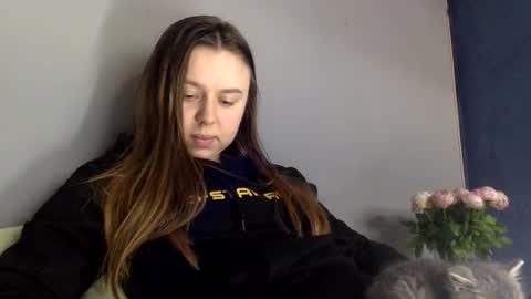 Lily online show from October 20, 11:48 am