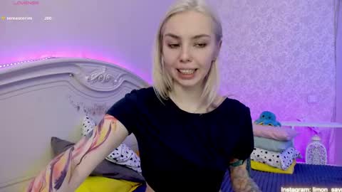 Snapshot of lillimooore chatting on February 16, 3:15 am LilliMoore online show from February 16, 3:15 am