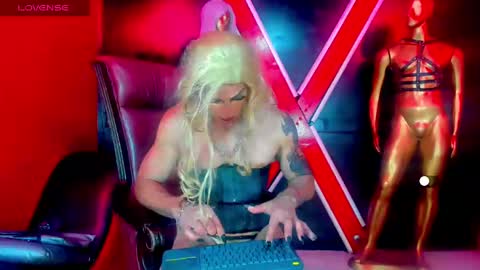 lillith_thorn online show from February 25, 11:48 pm