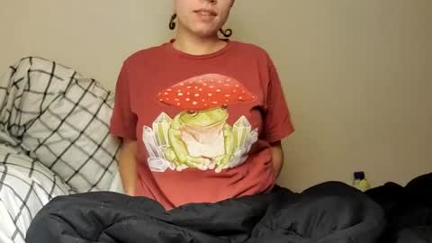 Lilly online show from December 3, 3:37 am