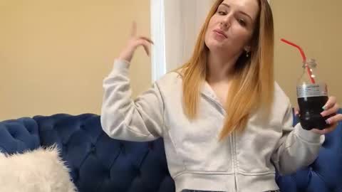 lilly_adams88 online show from April 11, 9:52 pm