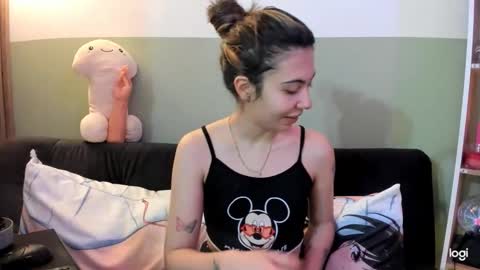 lilly_sweet02 online show from February 9, 11:18 pm