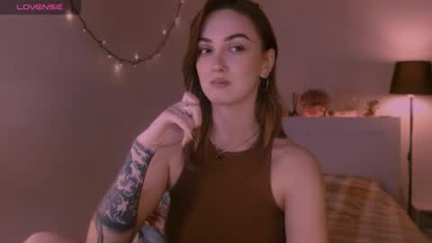 LillyFarey online show from October 10, 5:30 pm