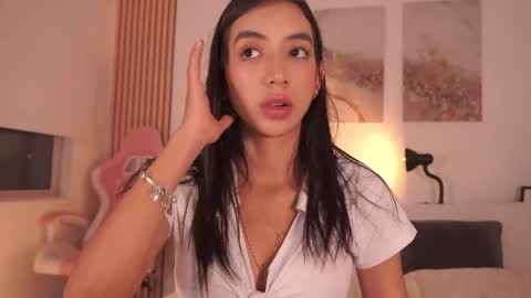 Lilly Thompson  online show from April 5, 3:14 am