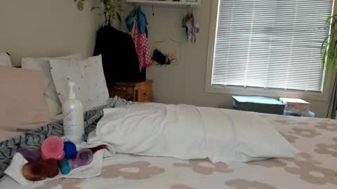 Snapshot of lilmamidaisy chatting on March 10, 6:12 pm Daisy Bby online show from March 10, 6:12 pm
