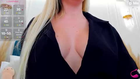 Lilu online show from March 25, 3:41 pm