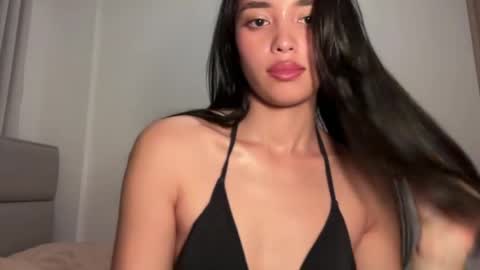 Lily online show from April 27, 8:17 pm