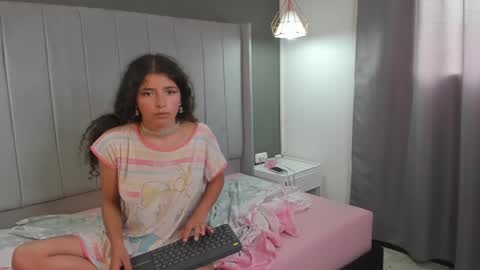 lily_cherry0 online show from March 6, 5:00 pm