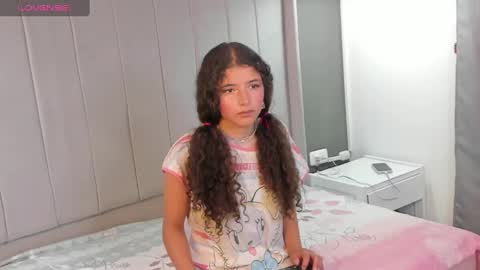 lily_cherry0 online show from March 6, 1:57 pm