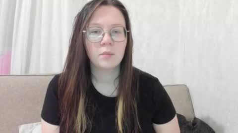Lily Chays online show from January 10, 1:33 am