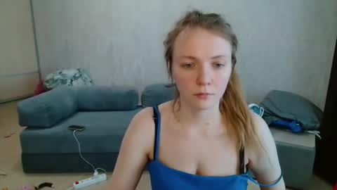 Lily dollyx online show from May 5, 8:09 am