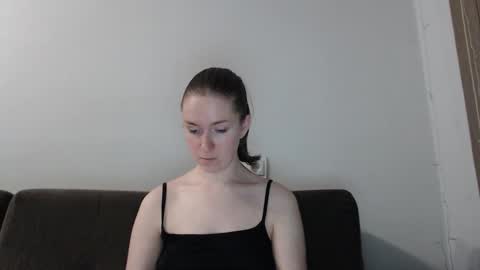 lily_love_x online show from October 14, 11:41 pm