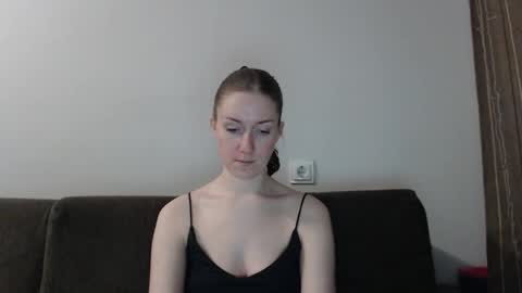 lily_love_x online show from January 7, 11:32 pm