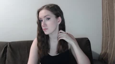 lily_love_x online show from March 1, 10:58 pm