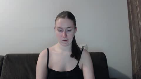 lily_love_x online show from February 26, 11:41 pm
