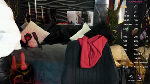 Lily online show from April 8, 7:44 am