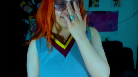 Snapshot of lily_stone04 chatting on January 4, 9:32 am lily_stone04 online show from January 4, 9:32 am