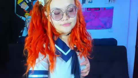 Snapshot of lily_stone04 chatting on October 10, 9:37 am lily_stone04 online show from October 10, 9:37 am