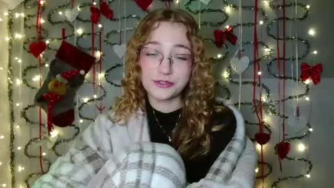 small lily online show from November 27, 6:48 pm