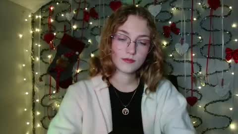 small lily online show from January 8, 6:14 pm