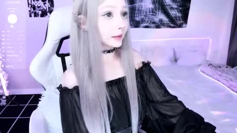 Lily online show from October 4, 5:05 am