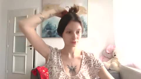 lilycandy_ online show from March 27, 10:16 am