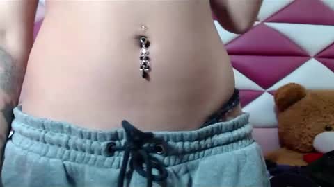 lilyjamesx online show from February 24, 8:47 pm