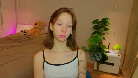 lilylisy online show from December 3, 11:22 am