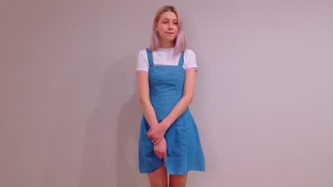 Lily online show from December 1, 2:09 am