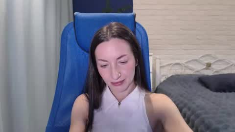 Lily online show from August 3, 9:15 am
