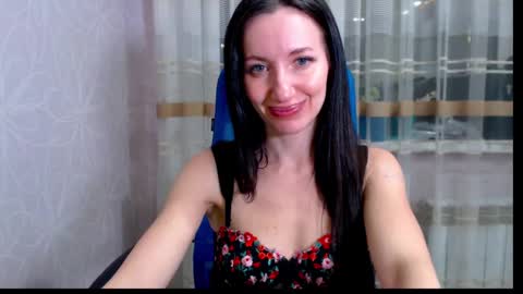 Snapshot of lilymellow chatting on February 2, 12:19 am Lily online show from February 2, 12:19 am