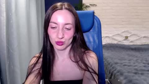 Lily online show from March 26, 9:36 am