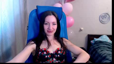 Snapshot of lilymellow chatting on February 1, 9:32 am Lily online show from February 1, 9:32 am