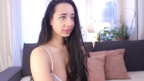Snapshot of lilyminx chatting on March 1, 3:21 am -- My Wishlist online show from March 1, 3:21 am