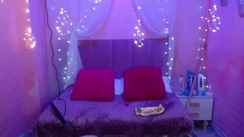 lilymoon_018 online show from July 6, 3:03 pm
