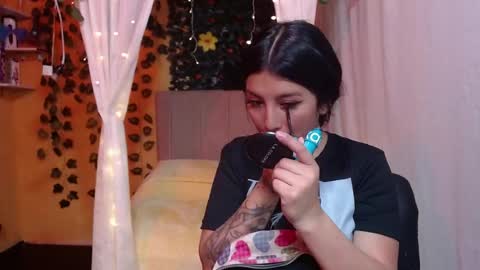 lilymoon_018 online show from May 11, 1:18 pm