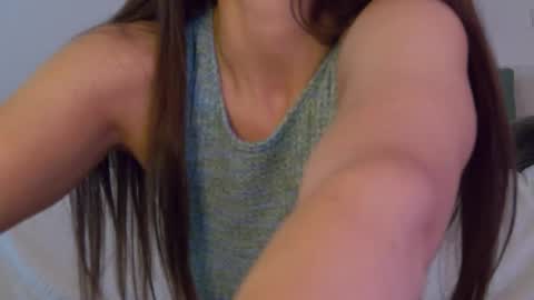 Snapshot of lilyroselyn chatting on September 21, 4:00 pm Lily online show from September 21, 4:00 pm