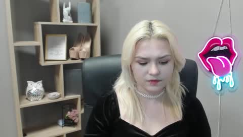 Lily online show from February 24, 2:31 pm