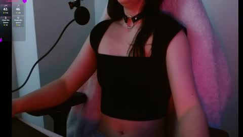 Snapshot of lilythrone chatting on October 7, 10:22 am Lily Rone online show from October 7, 10:22 am