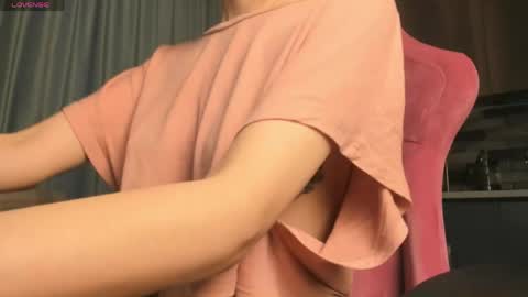 Lily online show from May 10, 2:45 pm