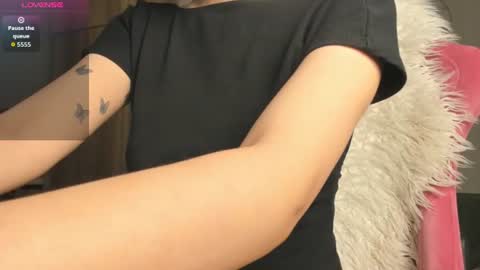 Lily online show from June 11, 3:32 pm