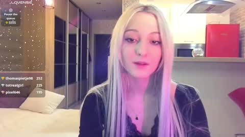 lin_xi online show from January 31, 1:02 pm