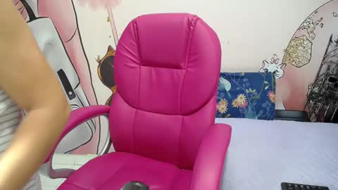Snapshot of lina_clark_ chatting on October 19, 6:45 pm lina_clark_ online show from October 19, 6:45 pm