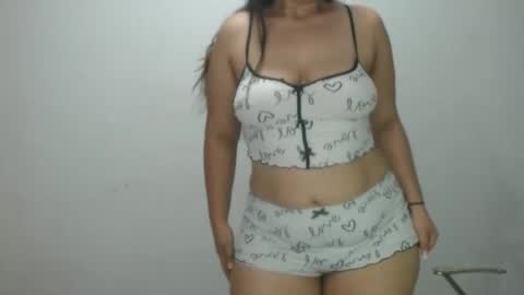 iiisabella online show from November 29, 9:28 am